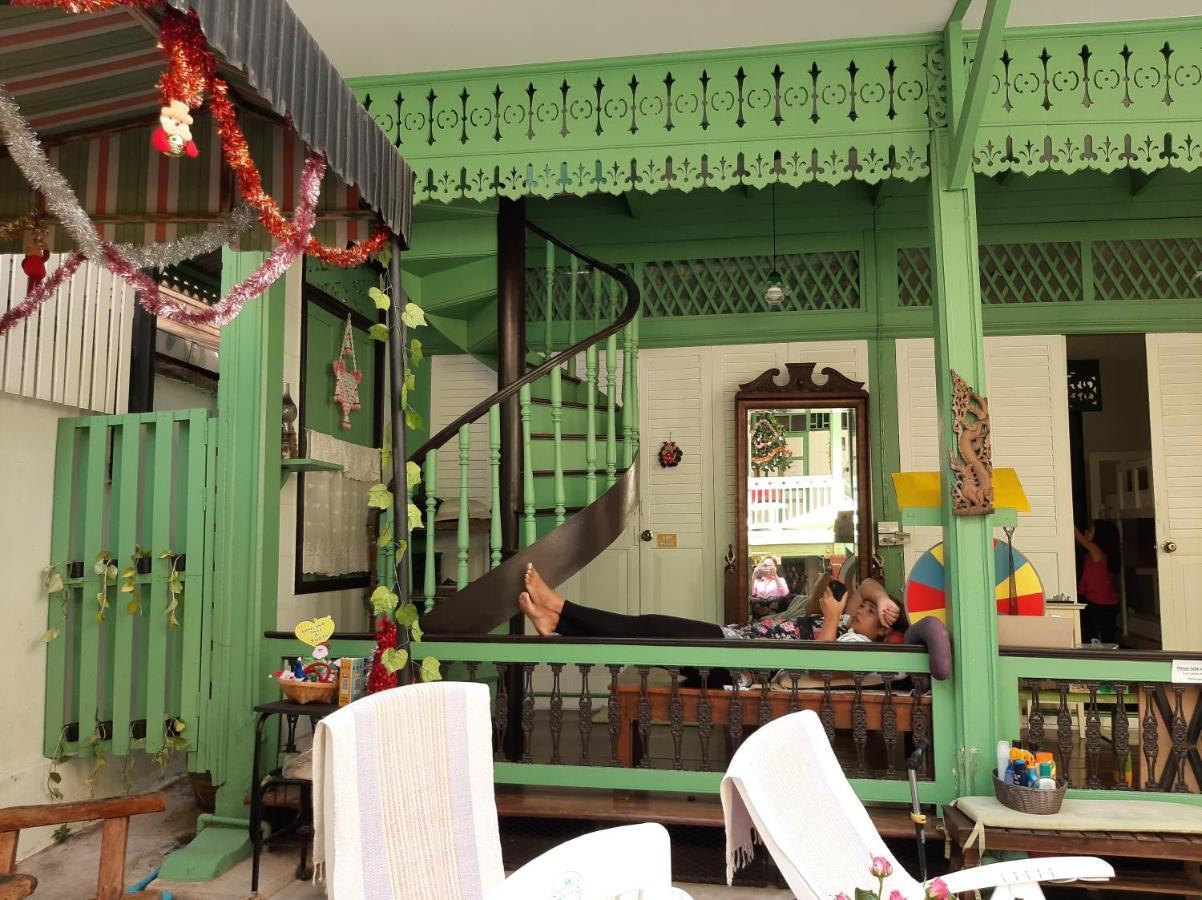 Green Teak House Bangkok Ngoại thất bức ảnh